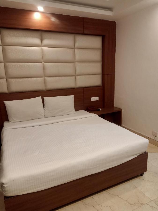 Hotel Chaupal By Casa Bella Ґурґаон Екстер'єр фото