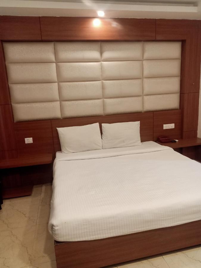 Hotel Chaupal By Casa Bella Ґурґаон Екстер'єр фото