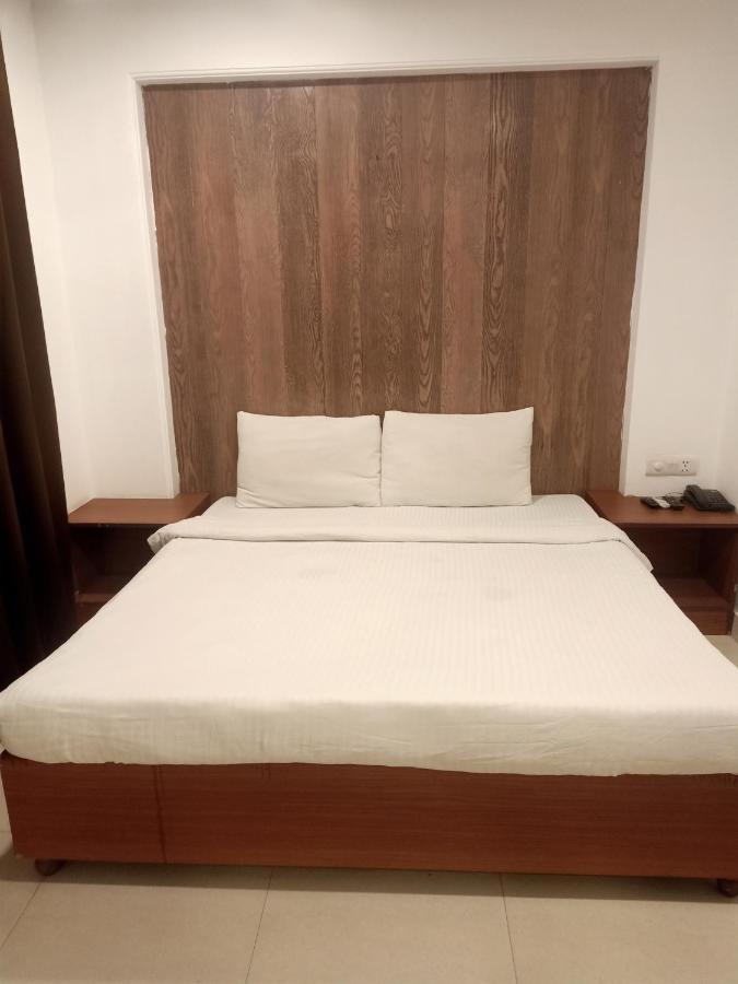 Hotel Chaupal By Casa Bella Ґурґаон Екстер'єр фото