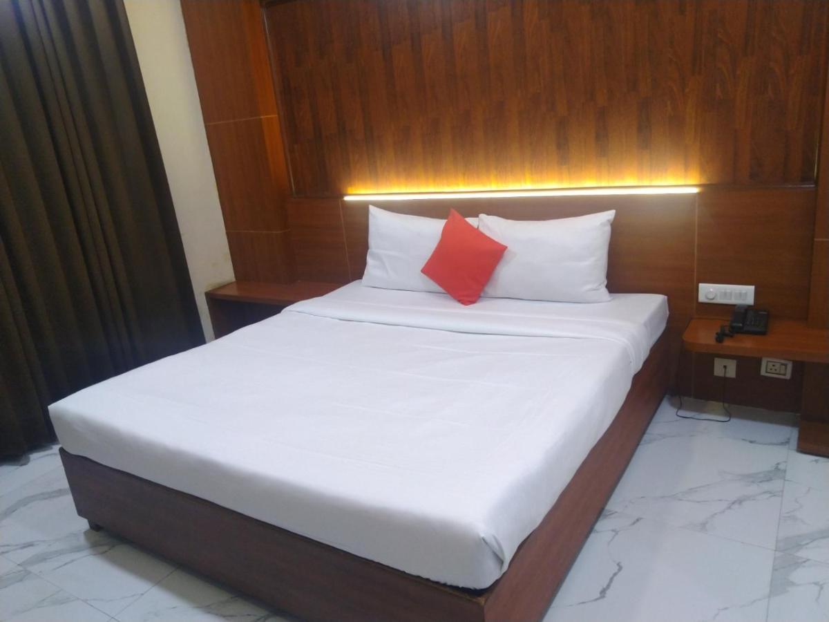 Hotel Chaupal By Casa Bella Ґурґаон Екстер'єр фото