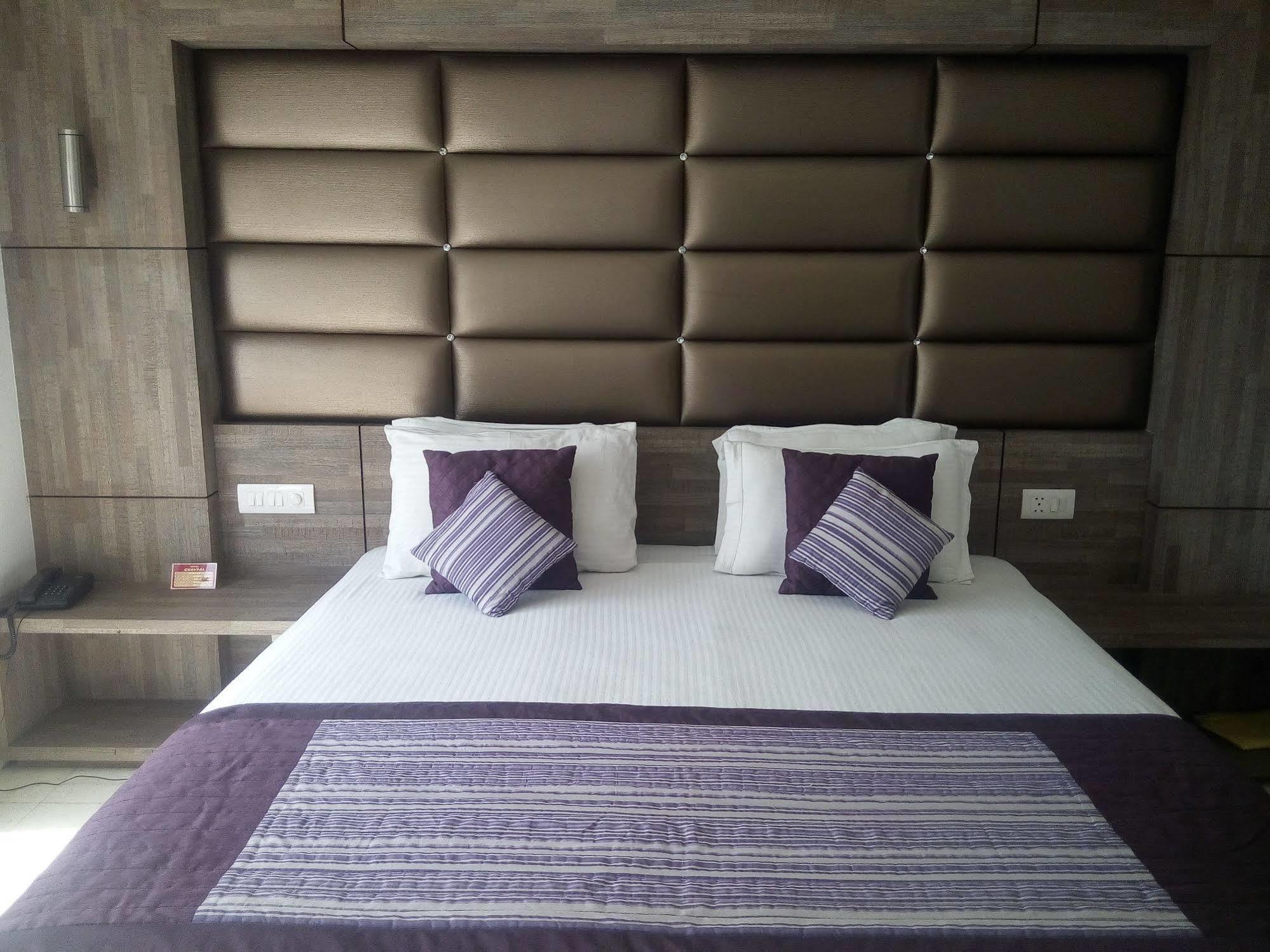 Hotel Chaupal By Casa Bella Ґурґаон Екстер'єр фото